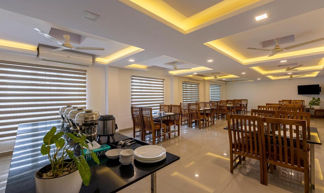 Treebo Trend Airport Avenue Plaza Cochin Airport Hotel Kochi Exterior photo