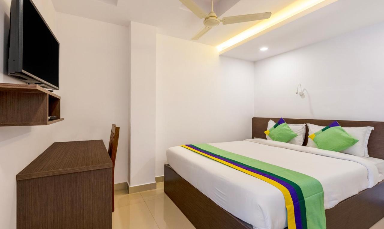 Treebo Trend Airport Avenue Plaza Cochin Airport Hotel Kochi Exterior photo